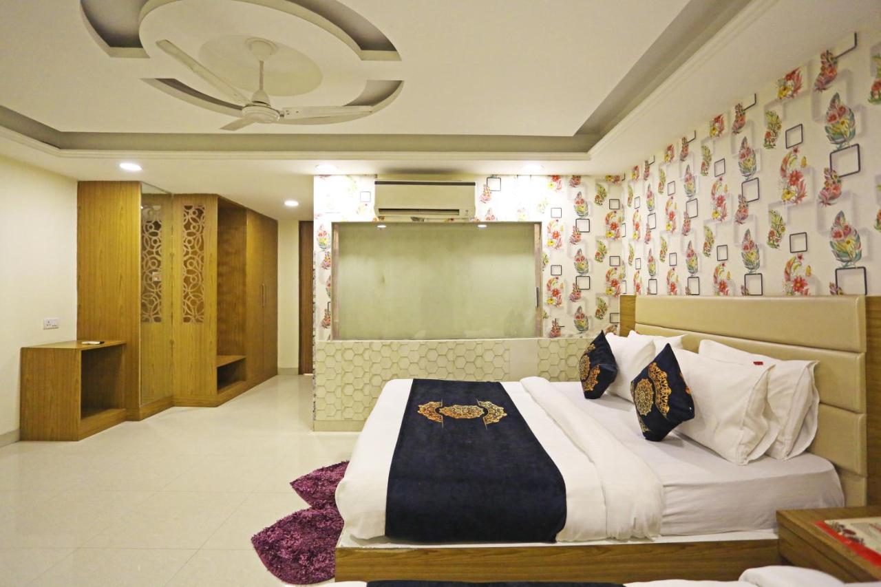 Hotel D'Capitol - Delhi Airport New Delhi Exterior photo
